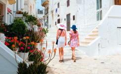 “出片式旅行”正毁掉当代人的假期：旅行的意义被重新定义